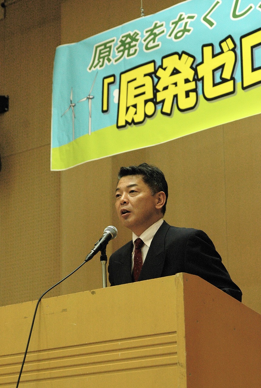 活動報告する大阪労連代表